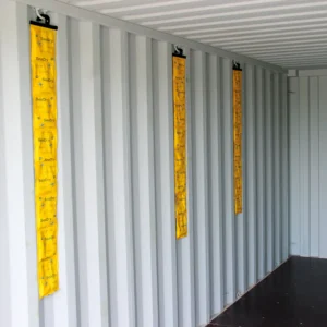 Image d'application ThoMar Chaînes déshydratantes pour conteneur SeaDry Hook suspendues dans le conteneur