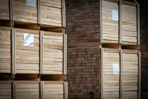 Themebild Holz Transporte mit Schnittholz Stapeln