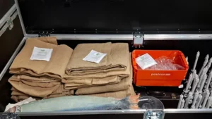 BoxDryy® Trockenmittelbeutel entfeuchten die Luft im Inneren der Flightcases und schützen so das Equipment des Ballettensembles.